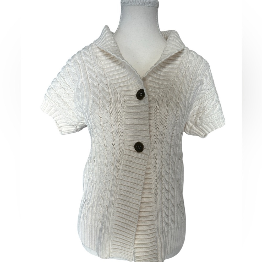 Maddison sleeveless cable knit sweater two button closure, ecru, sz Medium - Picture 2 of 8